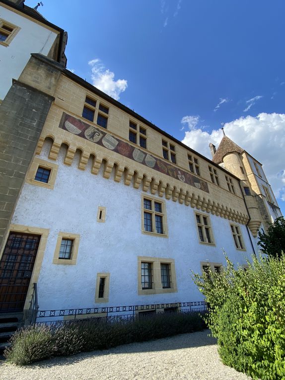 Ballade autour de la collégiale et du château à Neuchâtel