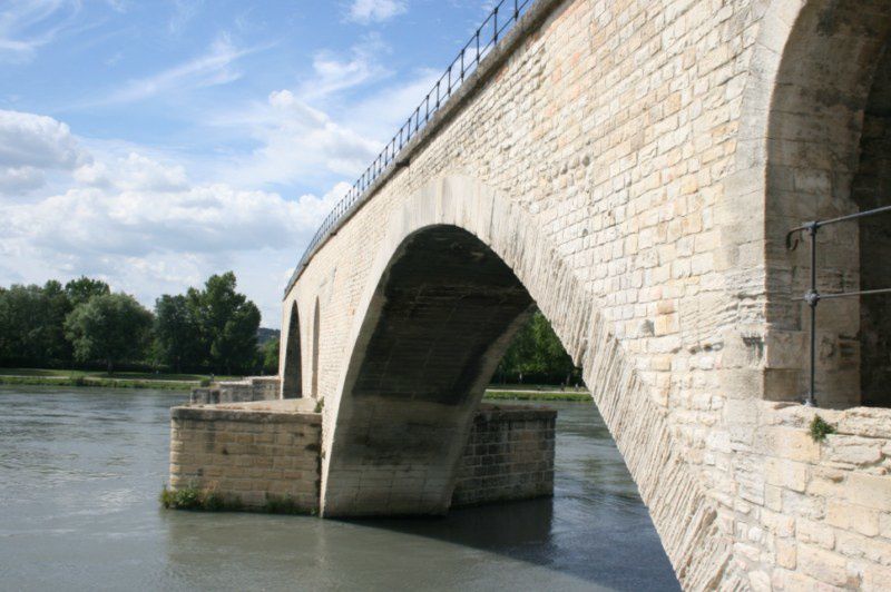 palais des papes  le pont d avignon et ces monuments