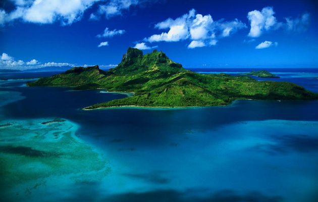 L'ILE PARADISIAQUE DE TAHITI...