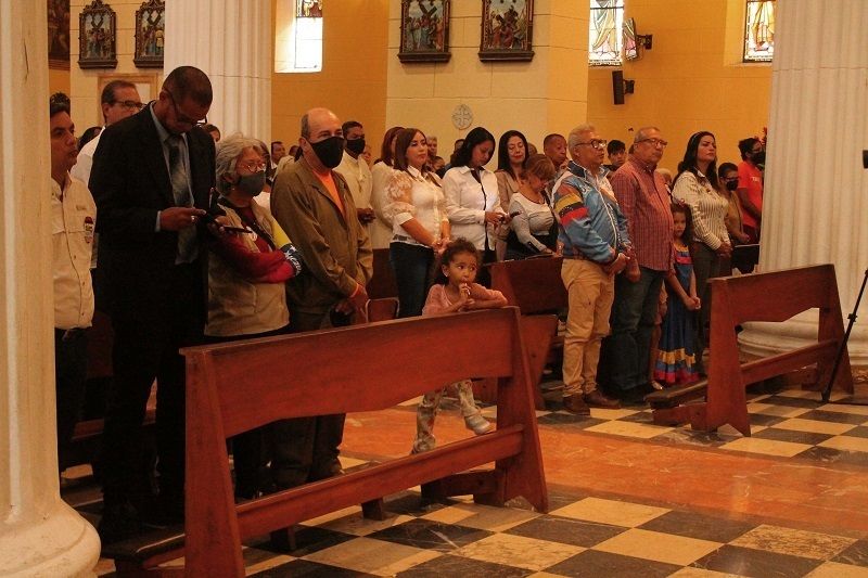 Día Nacional del Maestro se celebró con Misa de Acción de Gracias en la Catedral de Valencia