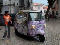 Sur la dernière photo un "tuk-tuk" à Lisbonne / На последней фотографии "тук-тук", общественный транспорт в Лиссабоне