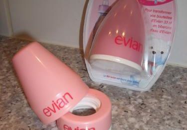 Adaptateur tétine sur bouteille EVIAN