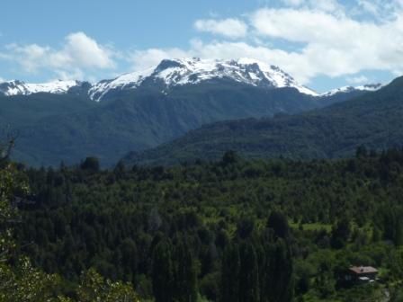 Retour a El Bolson... porte de la Patagonie!
Parapente et rando, mais aussi travail a la ferme!!!