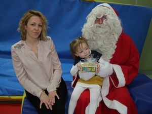 Le père Noel s'invite chez les bébés