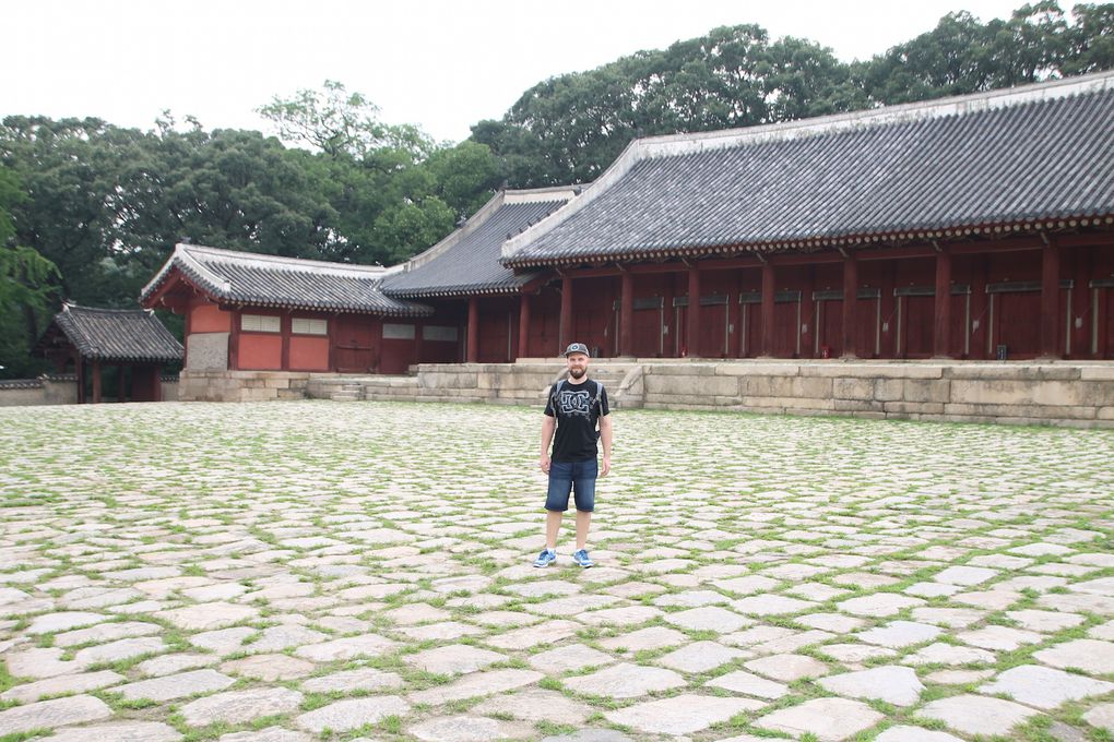 Temple, marché et shopping