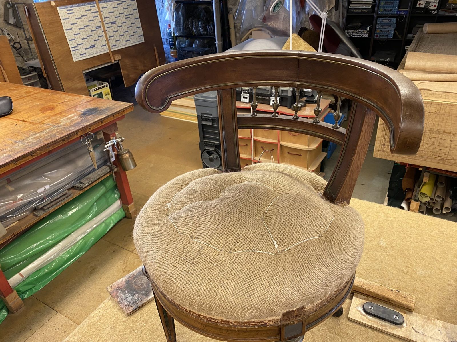 Chaise de bureau Napoléon III en acjou avec filets laiton - Réfection complète garniture traditionnelle en crin animal