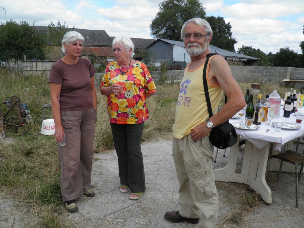 La Confrérie des Fins Goustiers participe à des fêtes locales ou régionales. Ce deuxième album va d'octobre 2012 à fin août 2013.