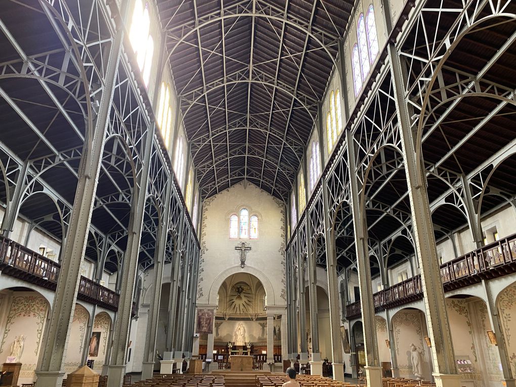 Visite d'une église de fer et d'acier - PARIS