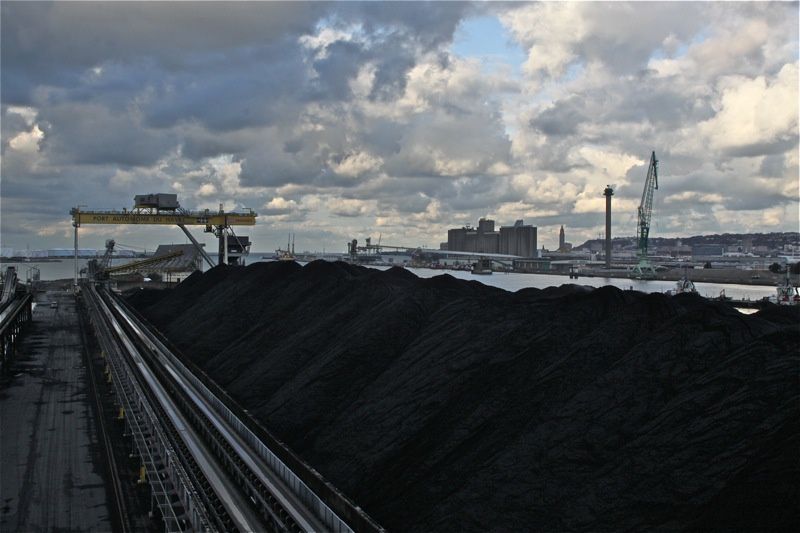 Visite du terminal de Môle central.
Terminal dédié au charbon,la centrale EDF est à côté et elle consomme ....