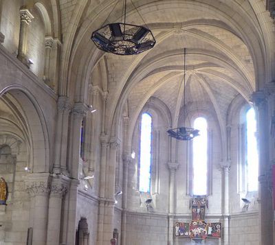 L'église Saint-Vincent de Paul d'Arès (1/3)...