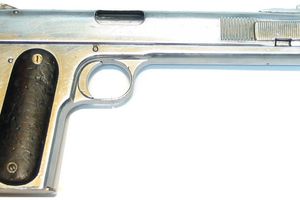 Pistolet Colt 1900