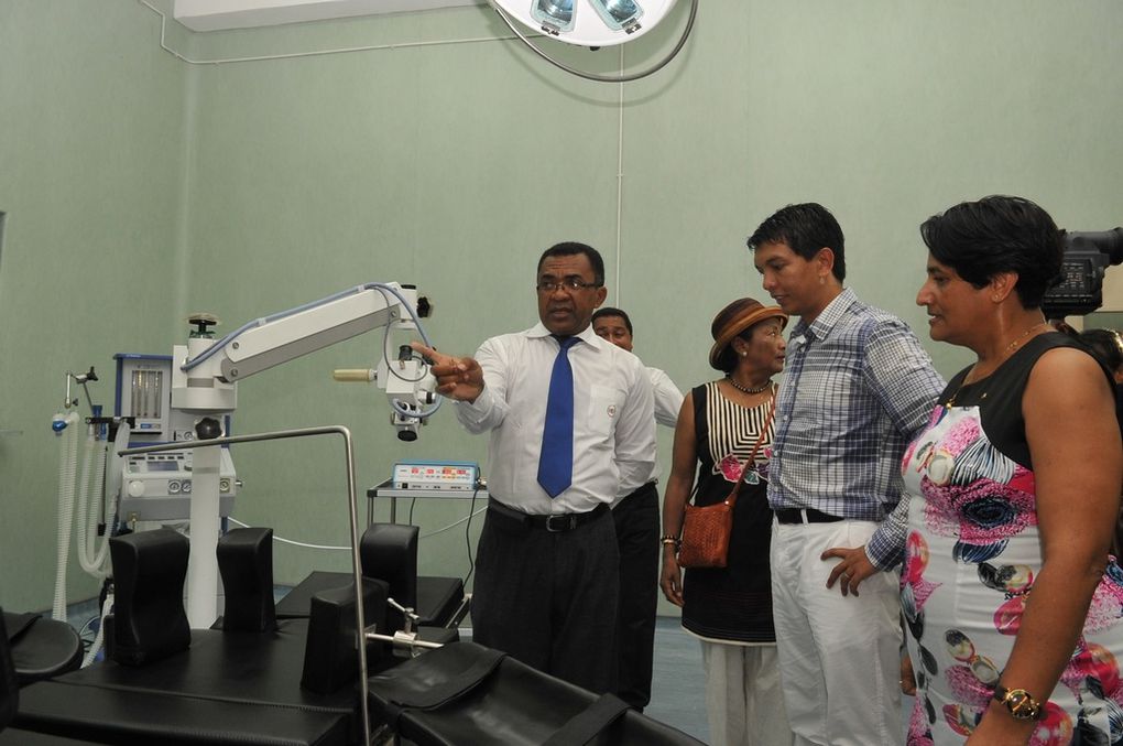 Le Président Andry Rajoelina inaugure le nouvel hôpital construit aux normes internationales ("Hopitaly manara-penitra"). Photos: Harilala Randrianarison
