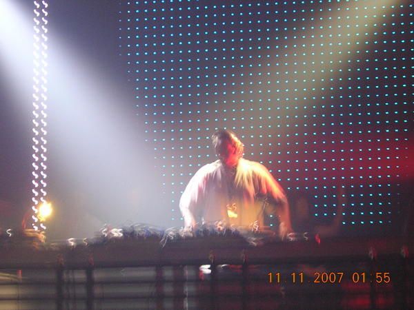 Photo de l'I Love Techno 2007
(Voir aussi http://ilovetechno-photos.over-blog.com/)