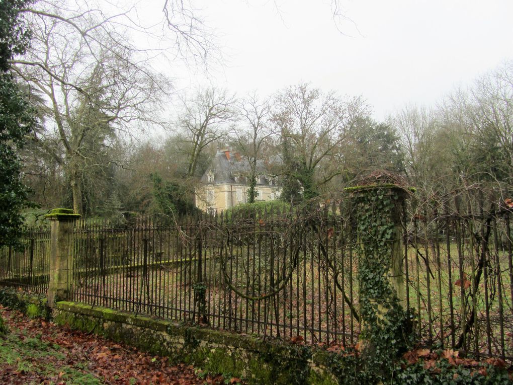 Le château du Logis, Javerlhac-La Chapelle saint Robert