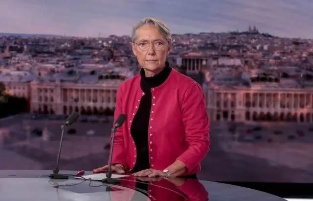 Elisabeth Borne, la première ministre, le 16 octobre, sur TF1. — GEOFFROY VAN DER HASSELT / AFP 