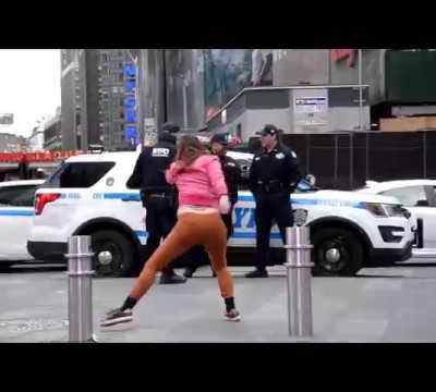 Marion à New York... Danse à Times Square