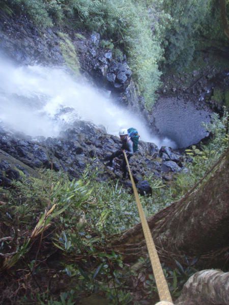 <p>Week end acrobranche, botanique, g&eacute;ologie et hamacs dans la for&ecirc;t du petit Mapou, plong&eacute;e &agrave; la pointe au sel... Merci Transph&egrave;re !</p>
<p>Sinon, il y a aussi le canyonning... Ahhhhhh, le canyon...</p>
<p>Mais aussi de la rando... </p>
<p>Bref, toutes ces belles ballades&nbsp;que&nbsp;nous offre La R&eacute;union !</p>