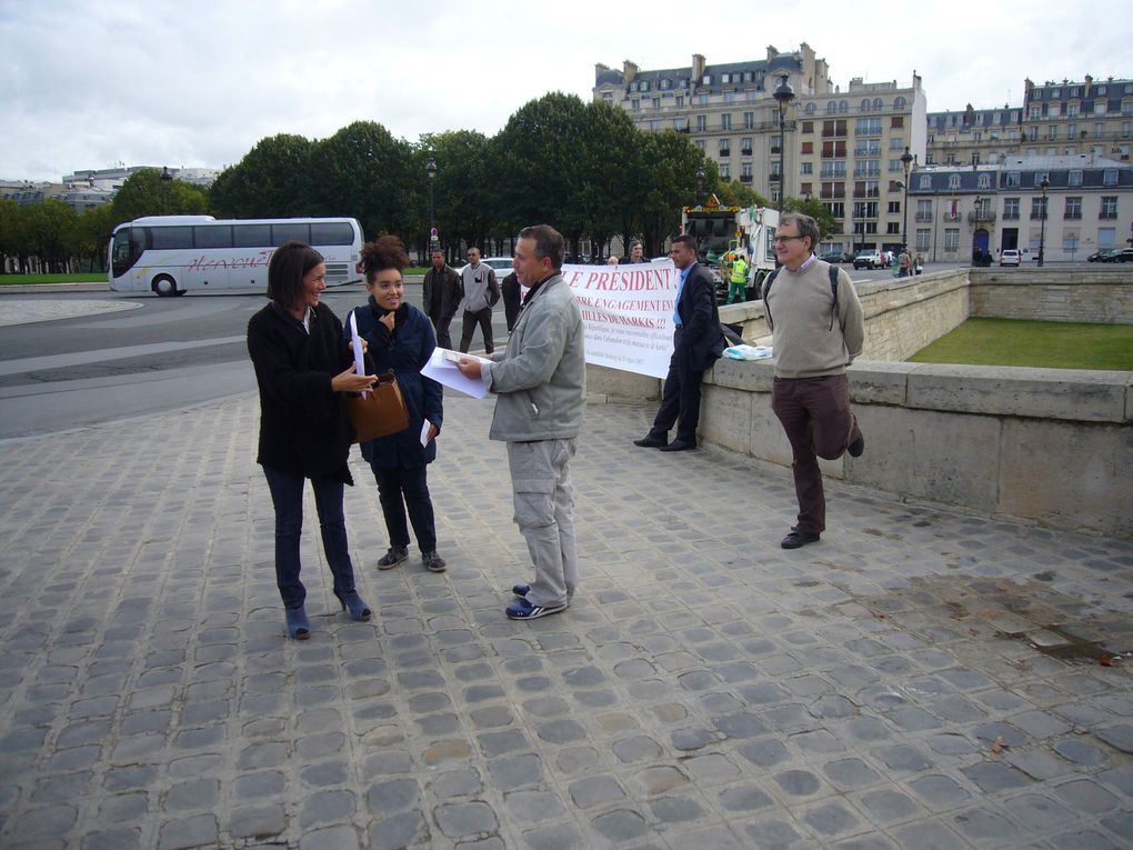 Manifestation lors de la journée nationale d'hommage aux harkis