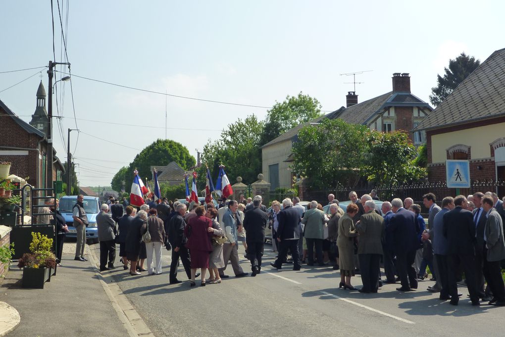 La remise de la médaille d'or de maire a été remise à Germain Dazin à titre postume.

Félicitations à Sébastien Choquier primé à un concours international pour son saucisson à l'Ail.

Voeux de 2011 de la 4C : le Sous Préfet félicite