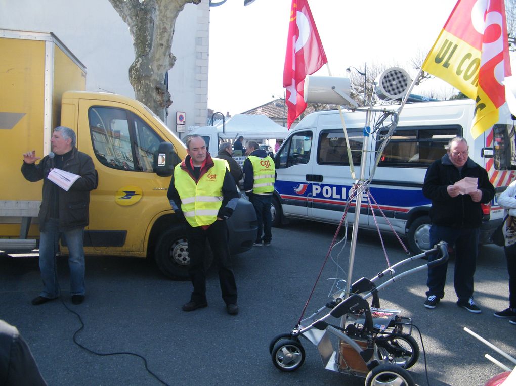 A l'appel de notre section Comminges et de Sud, les postiers ont répondu en grande majorité présents pour ce rassemblement de protestation contre la stratégie de La Poste. Les facteurs d'Aspet, Montréjeau, St Martory, Barbazan, Luchon et St-Gaud