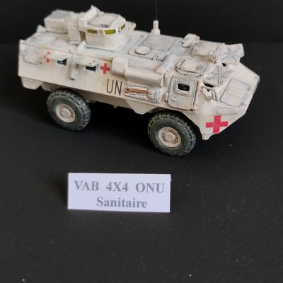 VAB 4X4 Sanitaire ONU 1/72