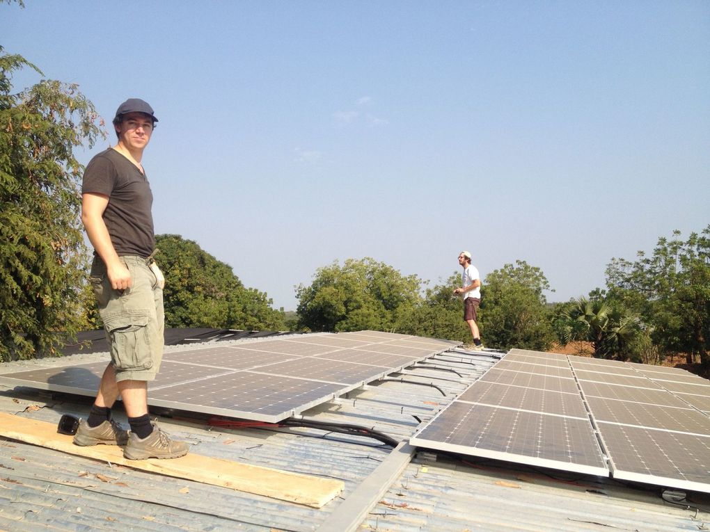 A Moissala, nous allons nous aussi vers la transition énergétique, avec installation de panneaux solaires depuis 3 semaines.