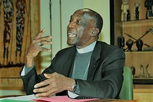 Mgr Louis Portella Mbuyu (Évêque)