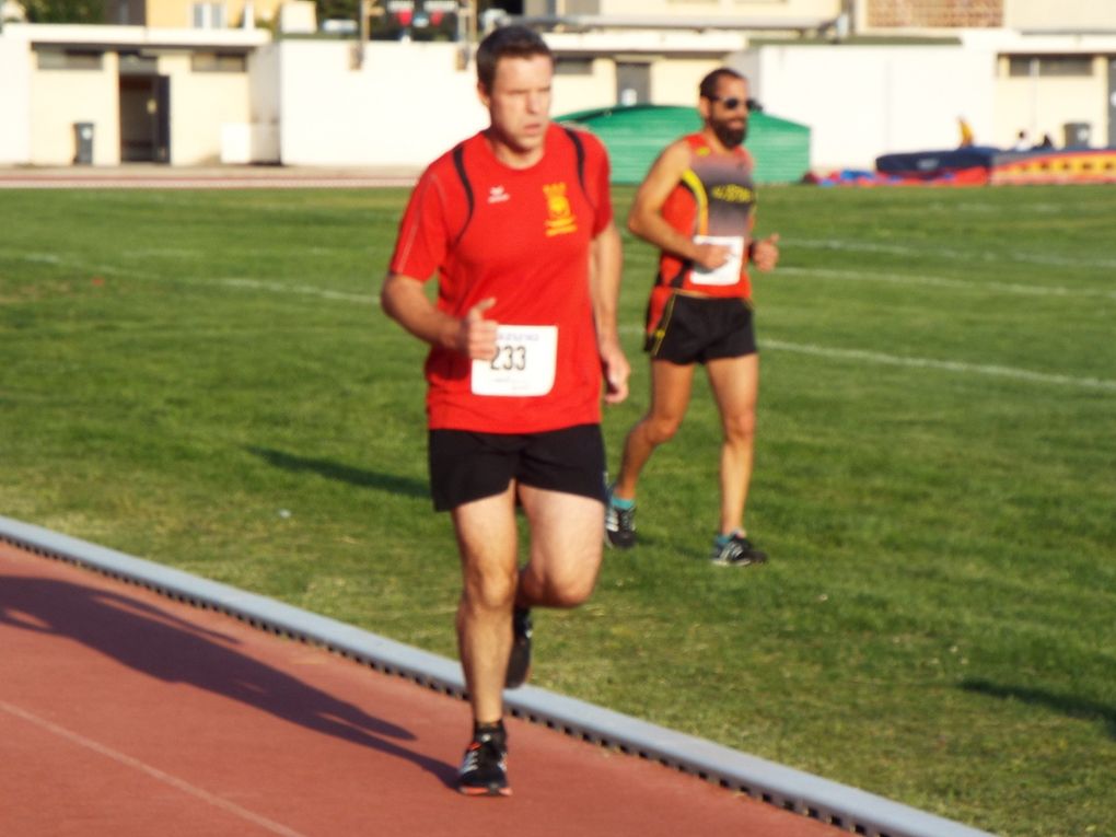 Première série du 3000 m.- St Joseph