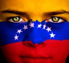 Maduro dans les pas de Chavez