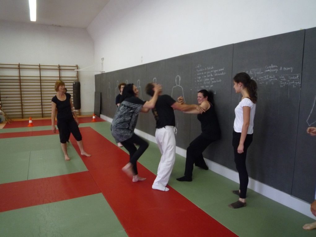 Self défense jujitsu, idéal pour self-défense pour les femmes! Jeunes ou un peu moins jeunes