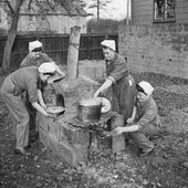 Women on the Home Front 1939 - 1945 H26470.jpg