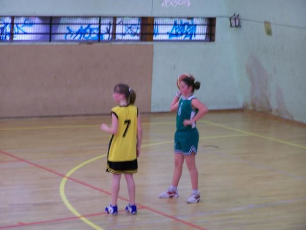 Match hyper serré, suspense insoutenable, public en folie, revivez en images la 1/2 finale des benjamines contre bizanos en 2007