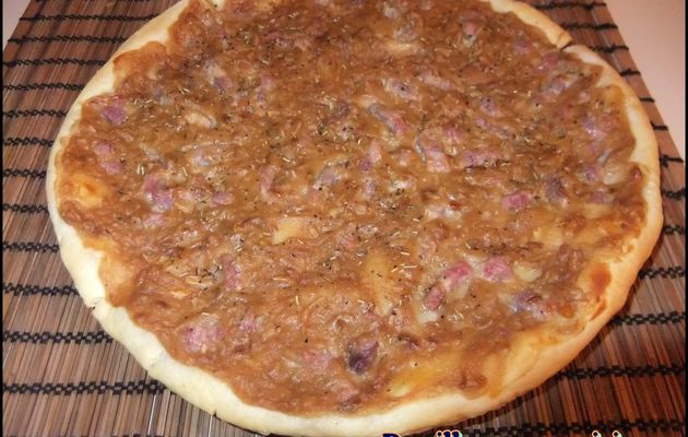 Recette: Tarte à l'oignon et lardons minute