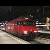 Bâle : départ du train IC 3 avec la locomotive électrique Re 460