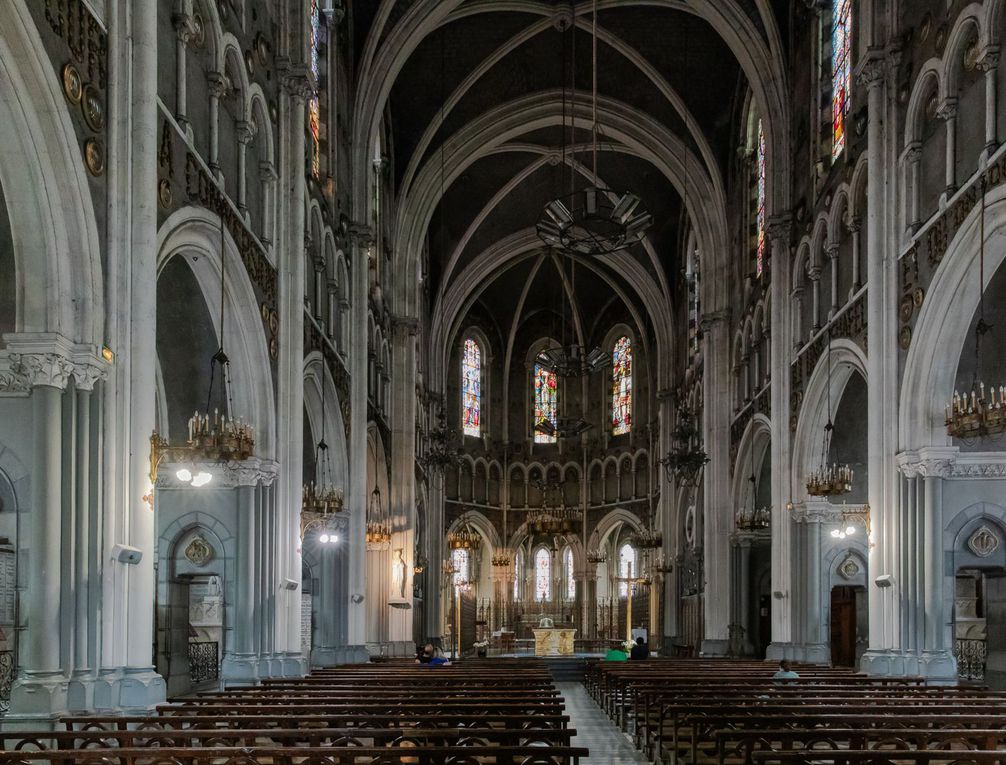 Ste Bernadette a prié Notre Dame à Lourdes