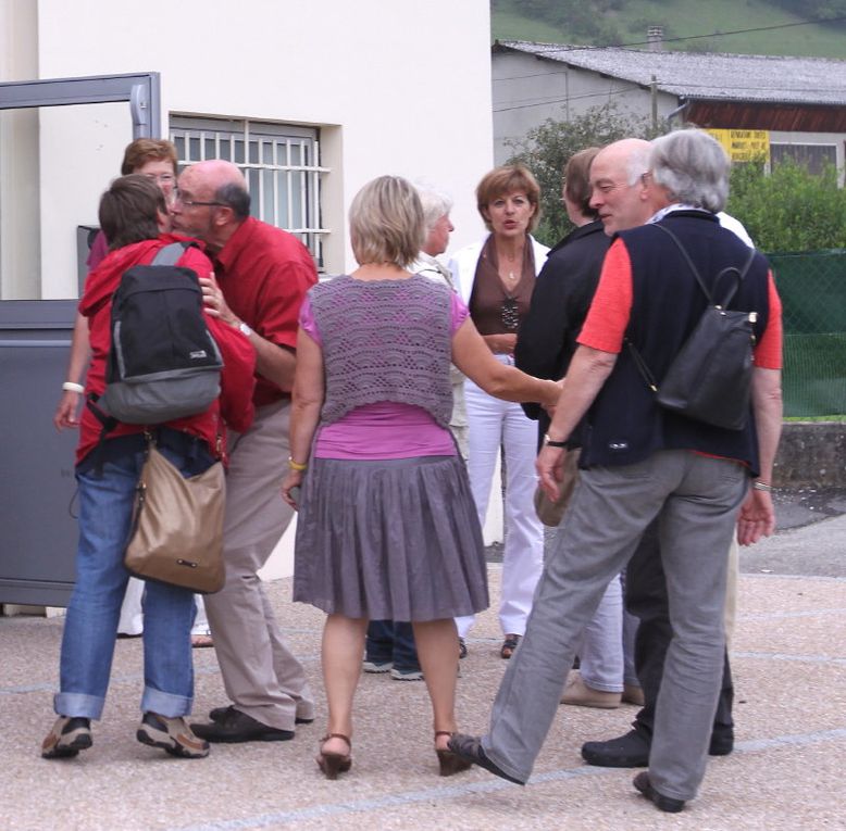 Nous avons accueilli nos amis de Herford au cours de l'été 2011. Au programme notamment, excursion de 2 jours dans les Hautes-Alpes et 1 journée dans le Sud-Grésivaudan : visites de le grotte de Choranche et du musée de l'eau.