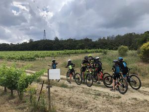 Les ruines du château de Derboux et les vignes environnantes pour le groupe 3, et le retour juste avant  la pluie ! 