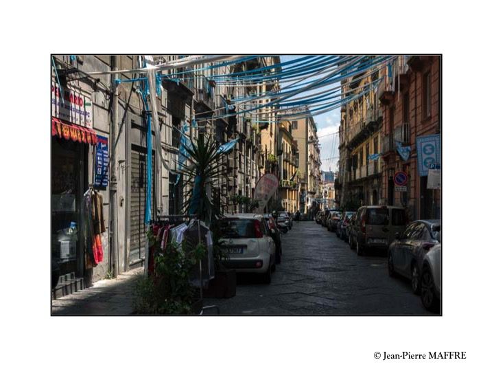 Un dépaysement garanti dans les vieux quartiers de Naples qui ont gardés leur authenticité.