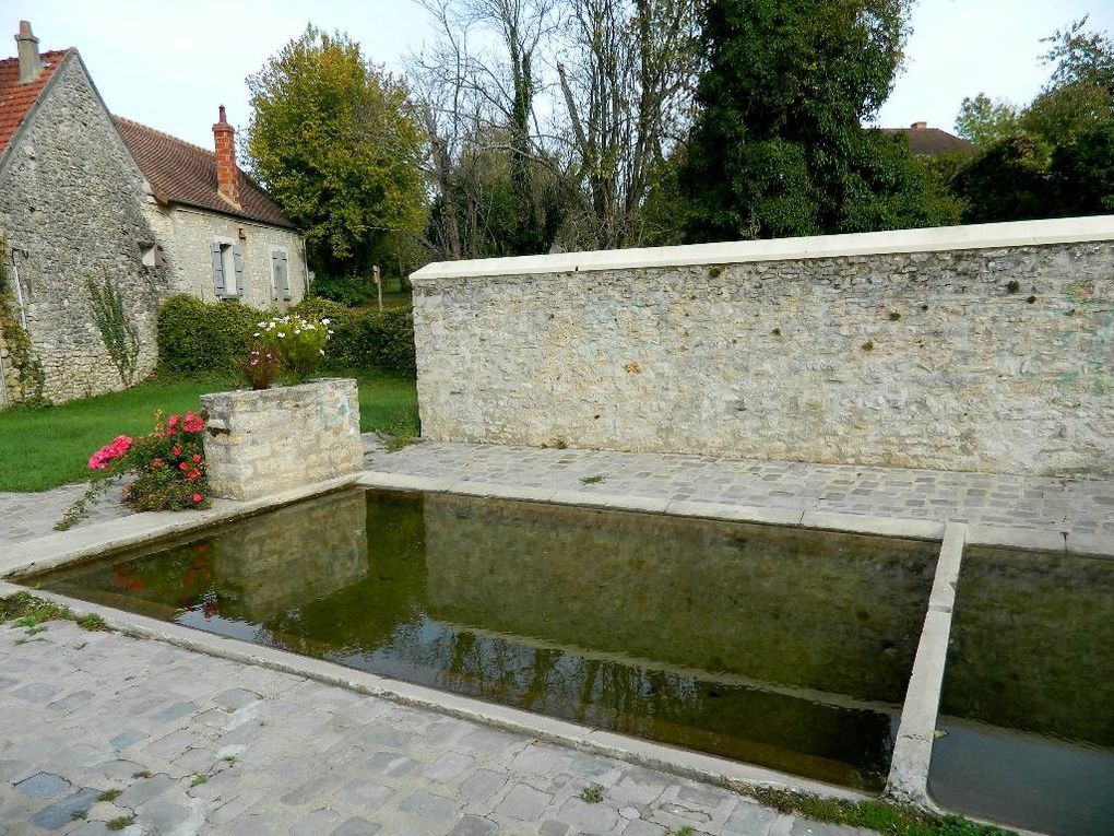 Piquenique au lavoir de Follainville