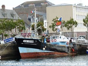 A quai bassin de commerce de Cherbourg