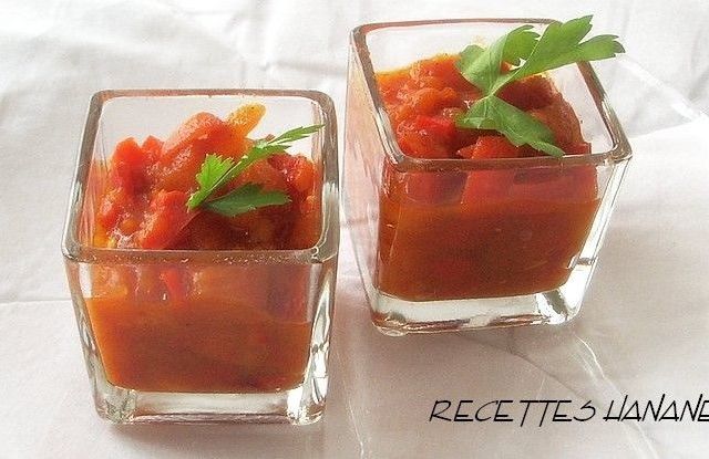 Verrines de tomates et poivrons caramélisés à la marocaine