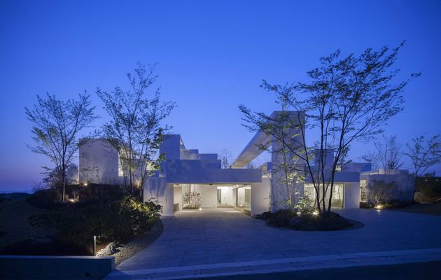 Japan Cosmic House by UID