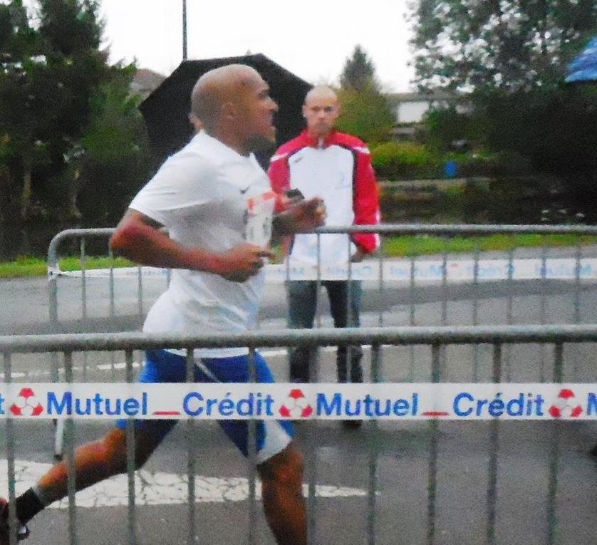 Les coureurs à l'arrivée, la fatigue est visible sur les visages