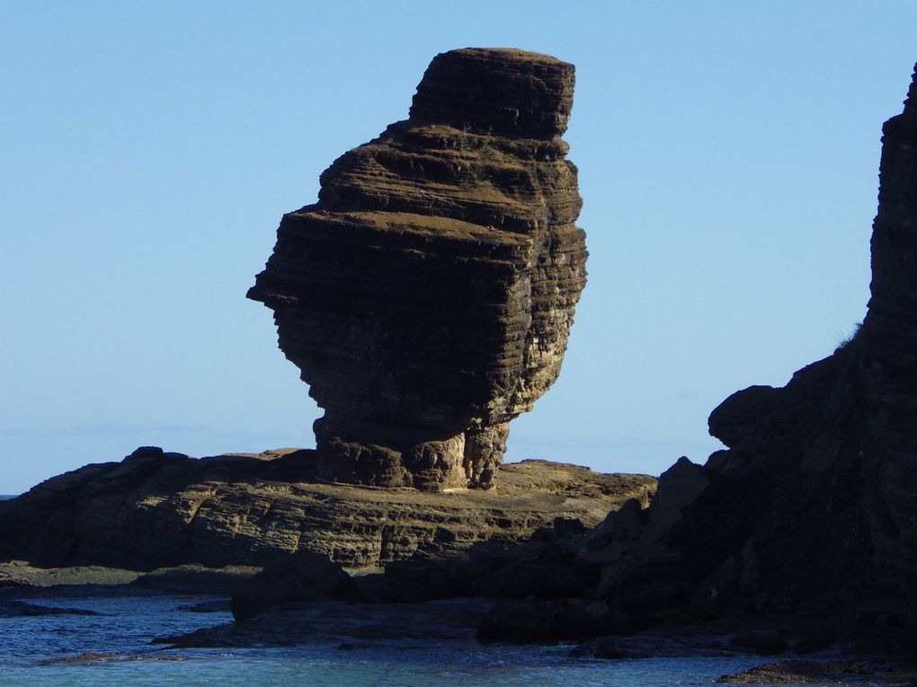 Une dernière plage à Poé et un fort qui servait de pénitencier.