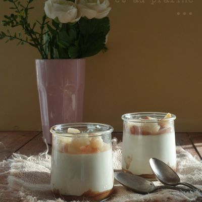 Panna cotta aux poires et au praliné