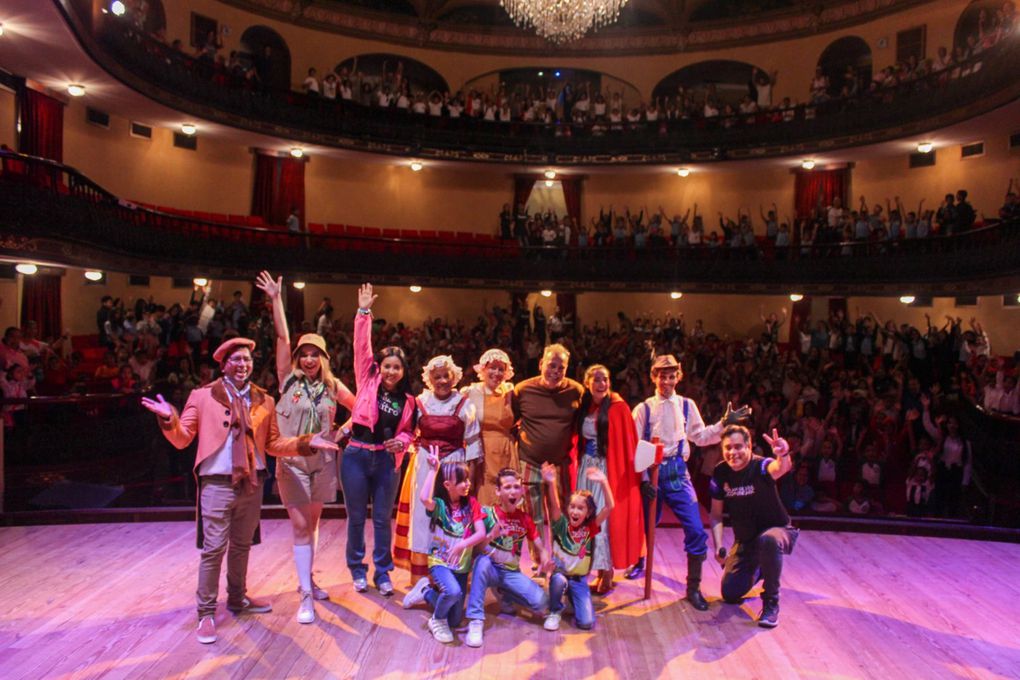 “La Escuela va al Teatro” presentó “Caperucita Roja” a través del Plan Cultural Comunitario en Valencia