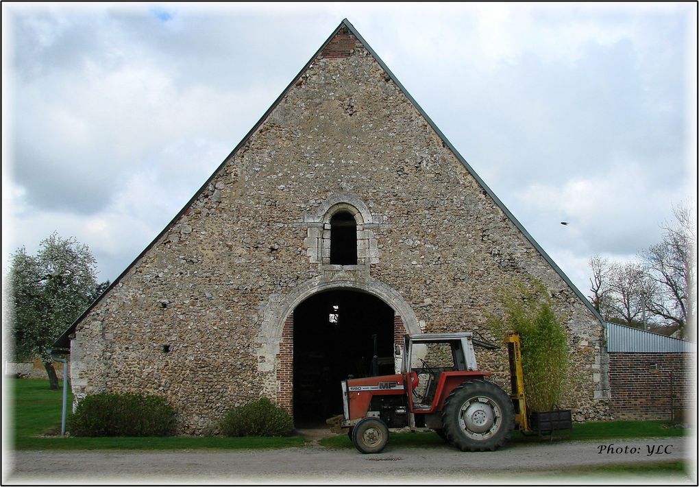 A la ferme, Du Siège Au Décor,Tapissier d'Ameublement