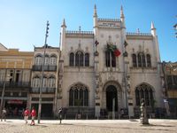 La bibliothèque Portugaise et la Cathèdrale