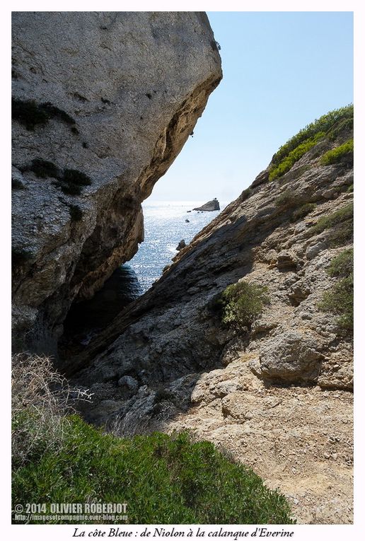 La Côte Bleue désigne la portion de côte méditerranéenne située à l’ouest de Marseille, jusqu'à l'embouchure de l'étang de Berre. C'est la bordure maritime des communes du Rove, d'Ensuès-la-Redonne, de Carry-le-Rouet, de Sausset-les-Pins