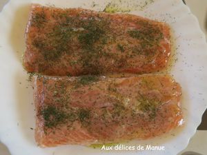 Pavés de saumon marinés à l'huile au citron et aneth, à la plancha 